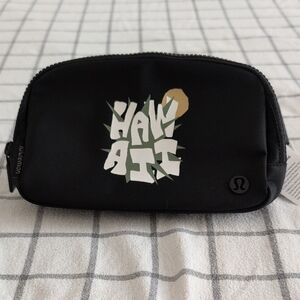 Lululemon Everywhere Belt Bag in Black